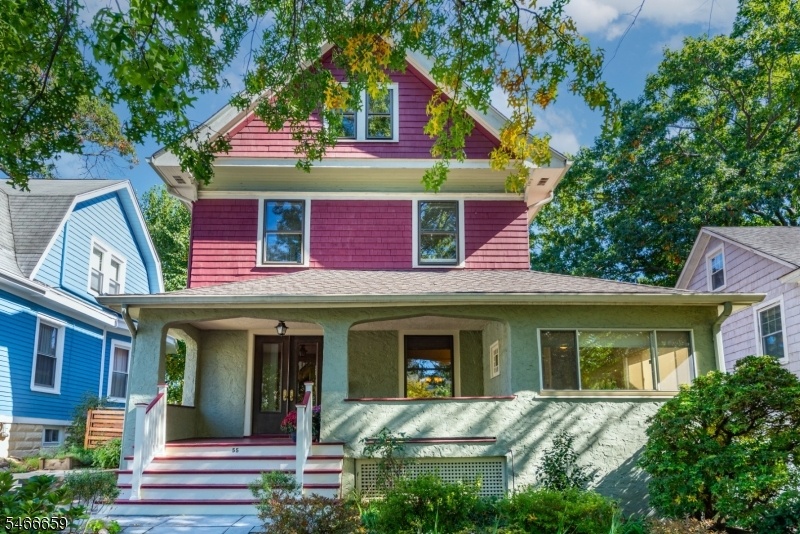 Front w oversized porch