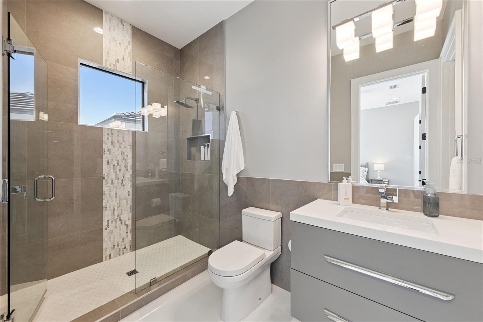 Bedroom #3 en-suite bathroom