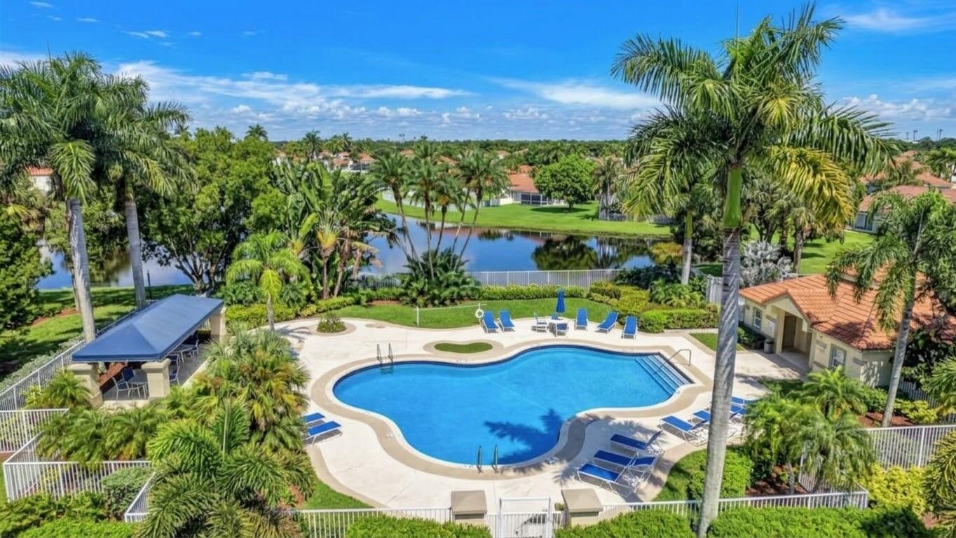 Satelite pool
