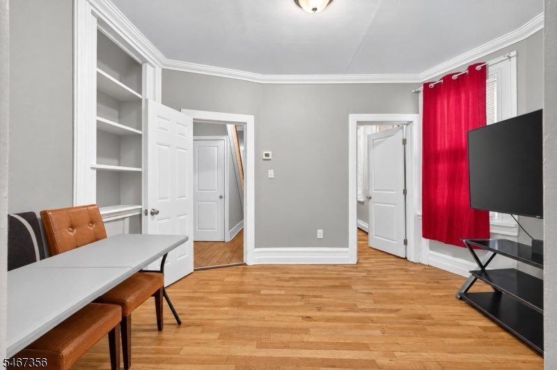 1ST FL LIVING SPACE