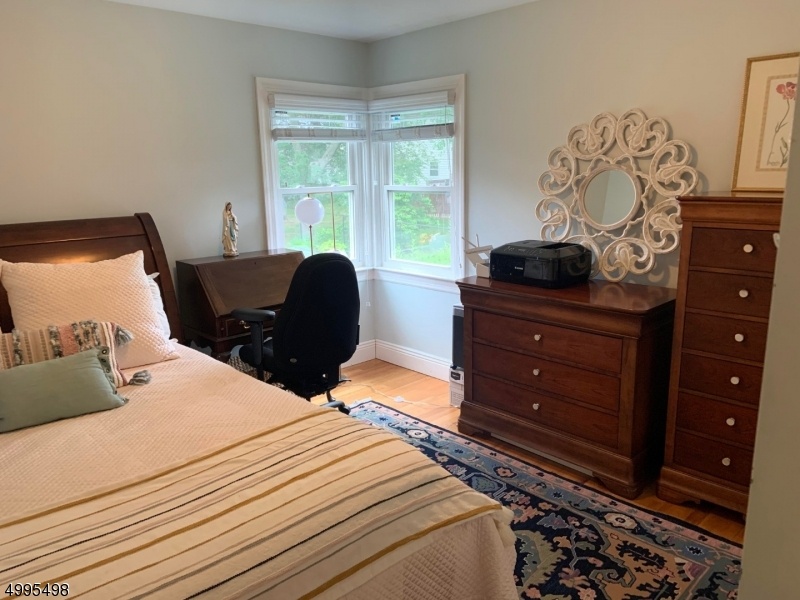 Good size Bed room