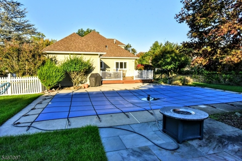 Closed Pool