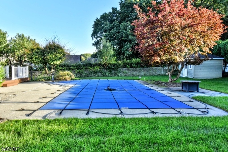 Closed Pool