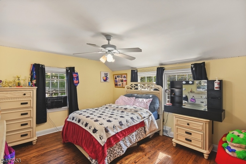 2nd Upstairs Bedroom