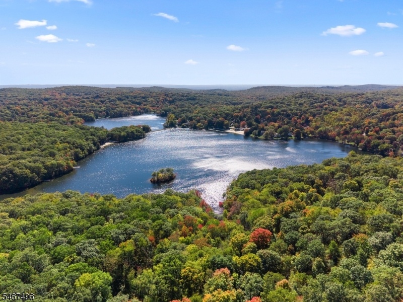 Proximity to Fayson Lakes!