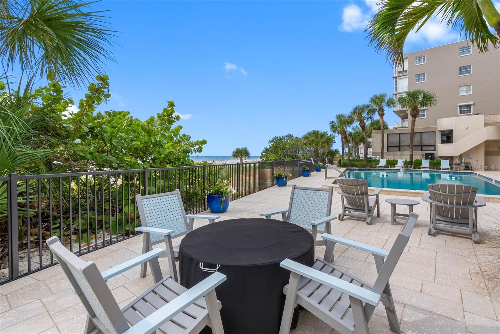 Gulf front Firepit on pool deck