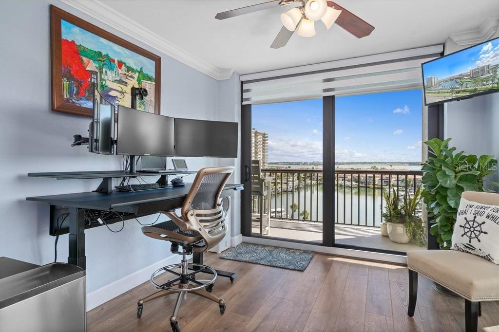 Dinette/Den area off kitchen.  Currently using as home office.