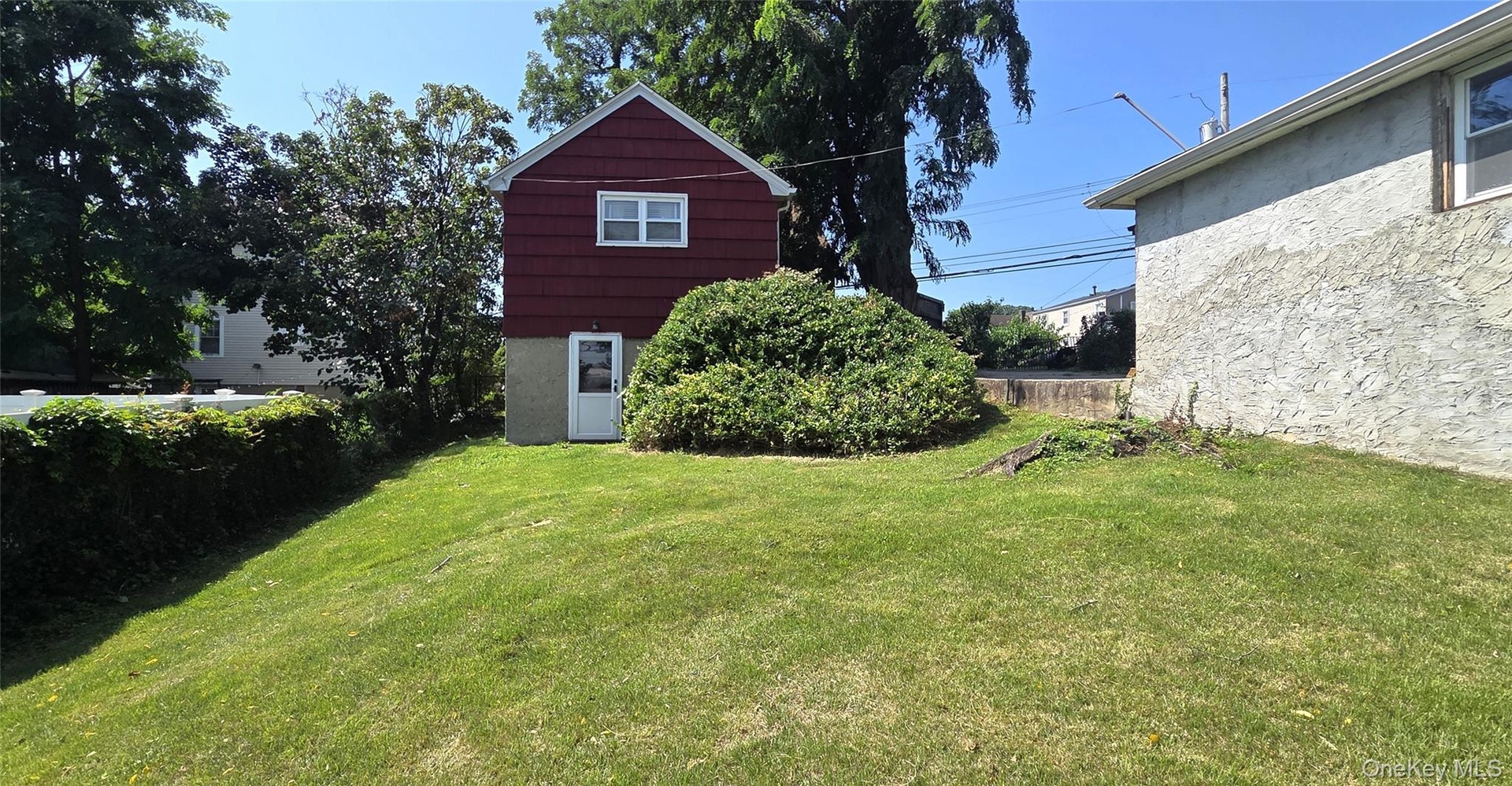 Spacious back yard