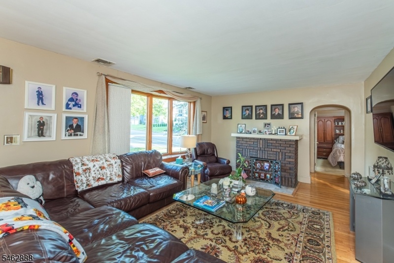 LR with Gas Fireplace