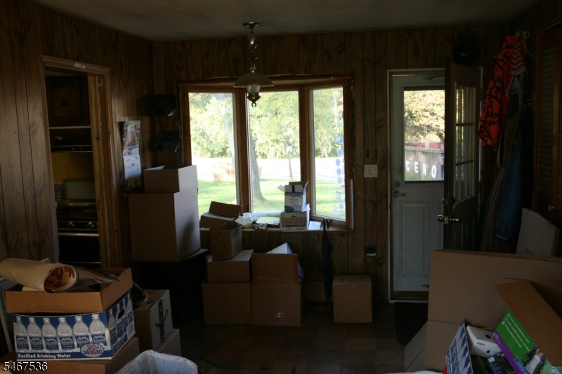 Den view to front