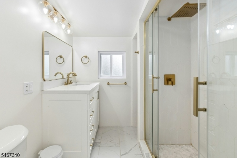 Full bath - second floor