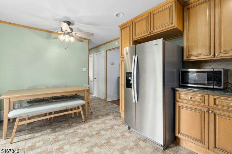 Kitchen with eat-in area
