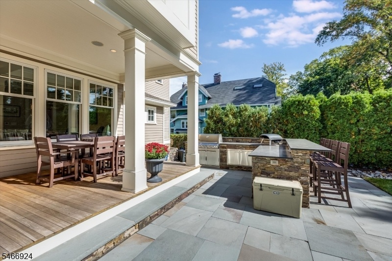 Outdoor Kitchen