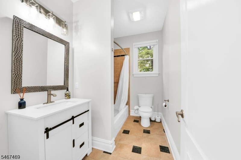 1st Floor Full Bathroom