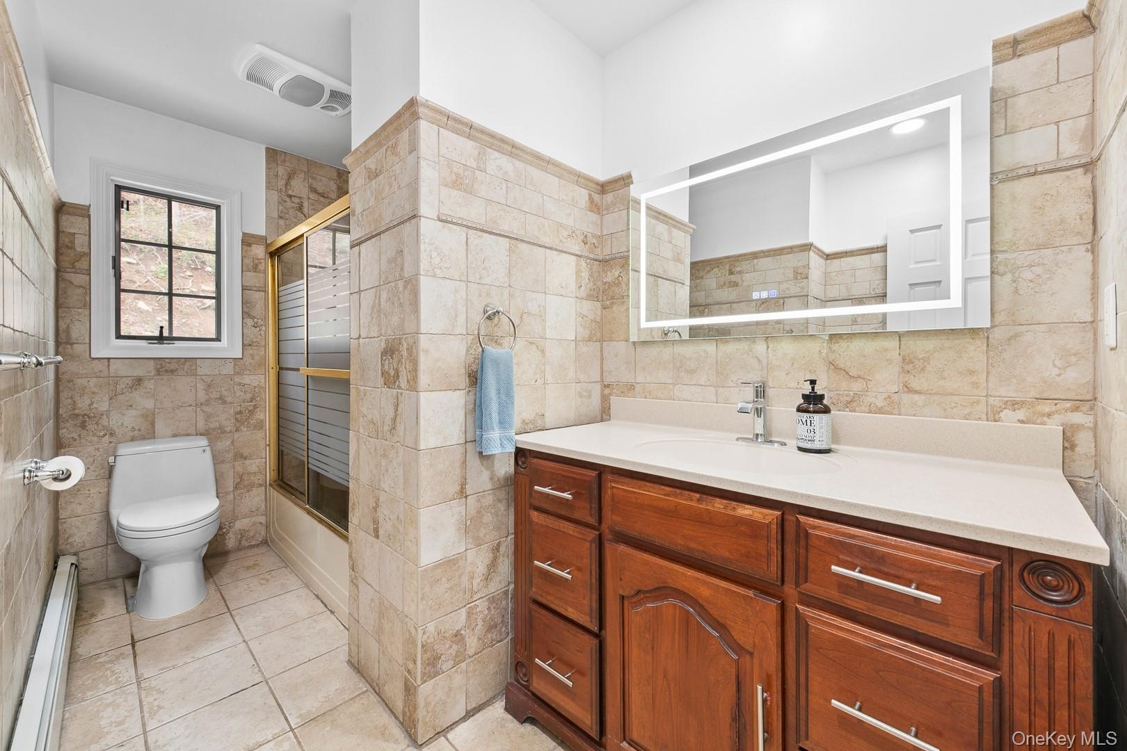 Full Hall Bathroom