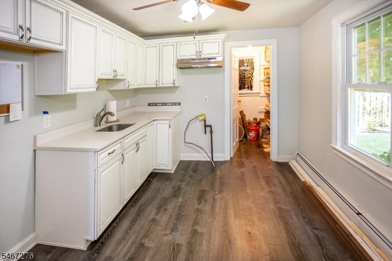 Unit B - Kitchen