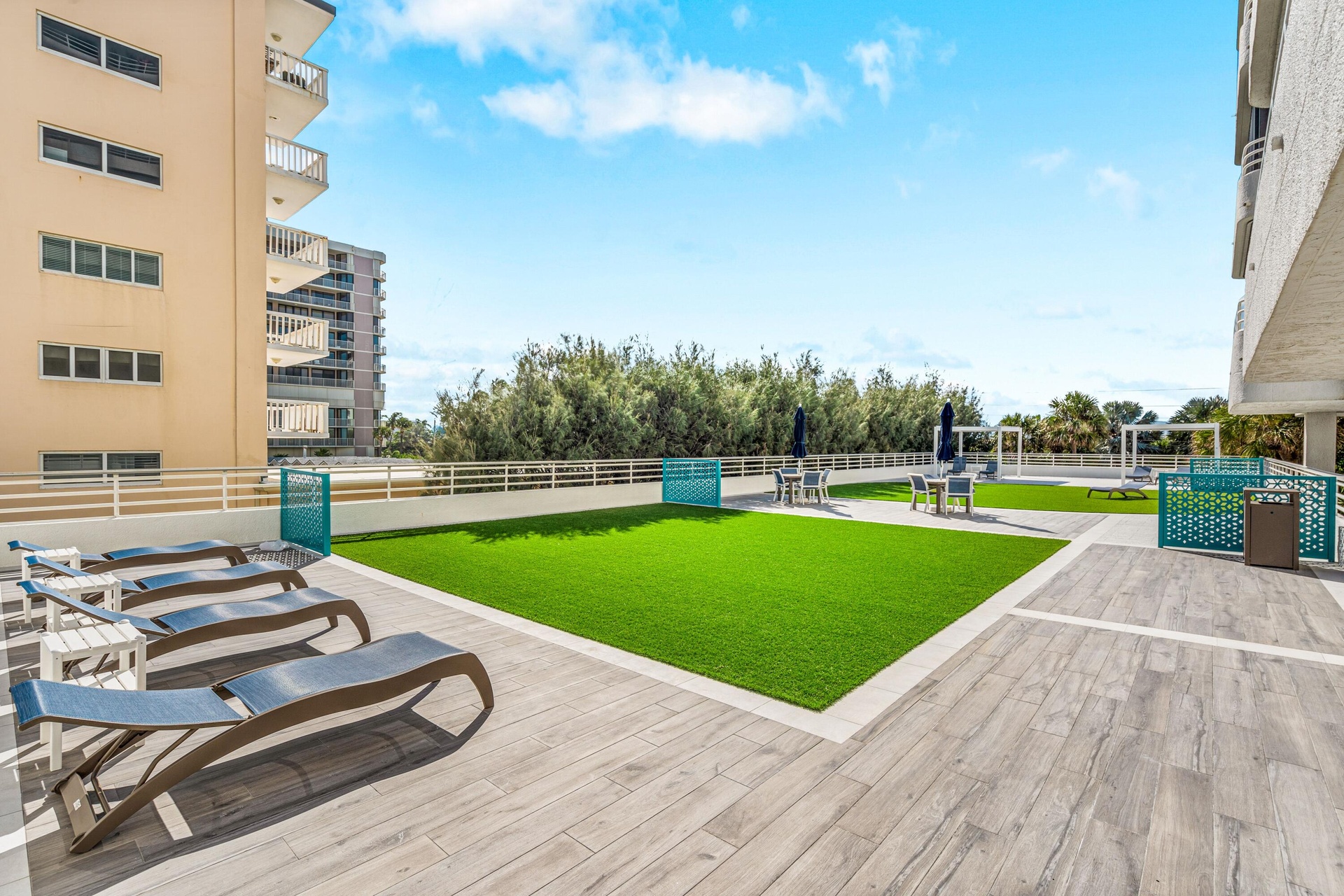 outdoor lounge