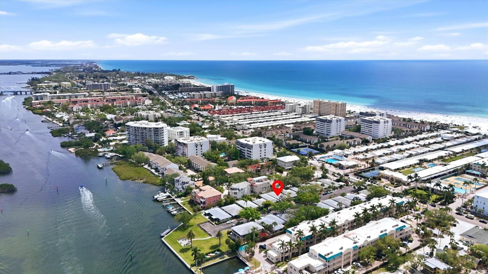 Steps From Deeded Beach and Bay Access