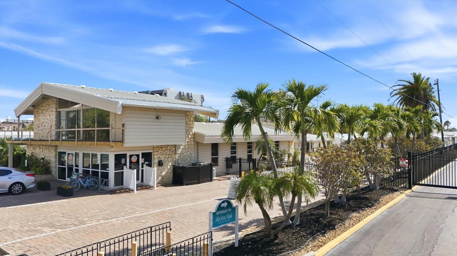 Deed Beach and Pool Access via Aloha Kai