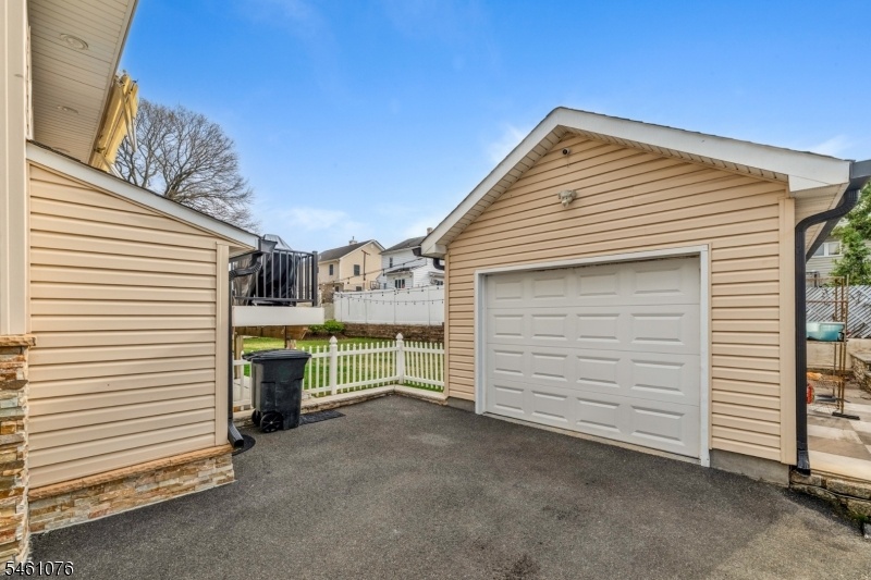 Detached Garage Long Driveway