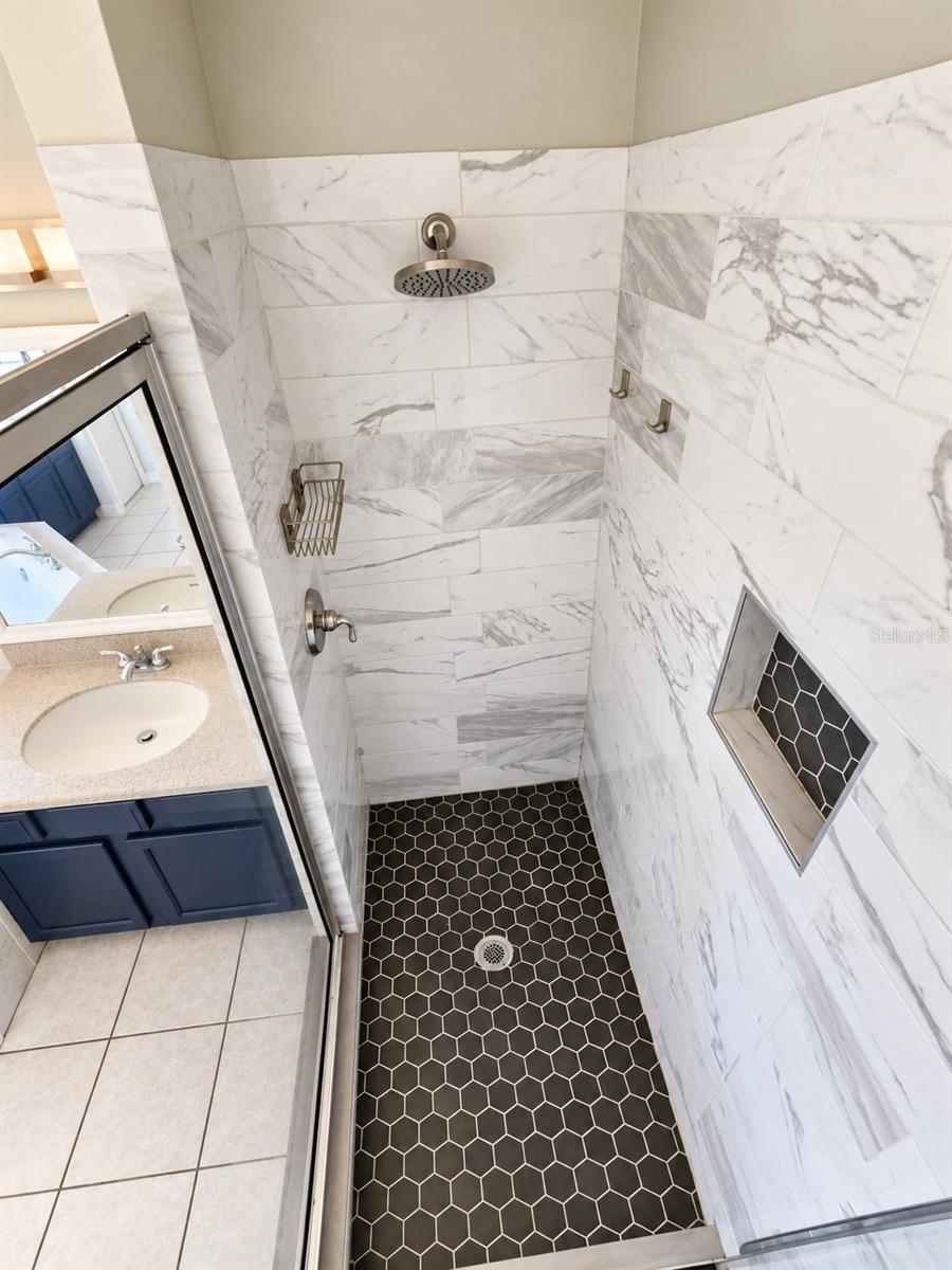 Primary en-Suite Bathrrom