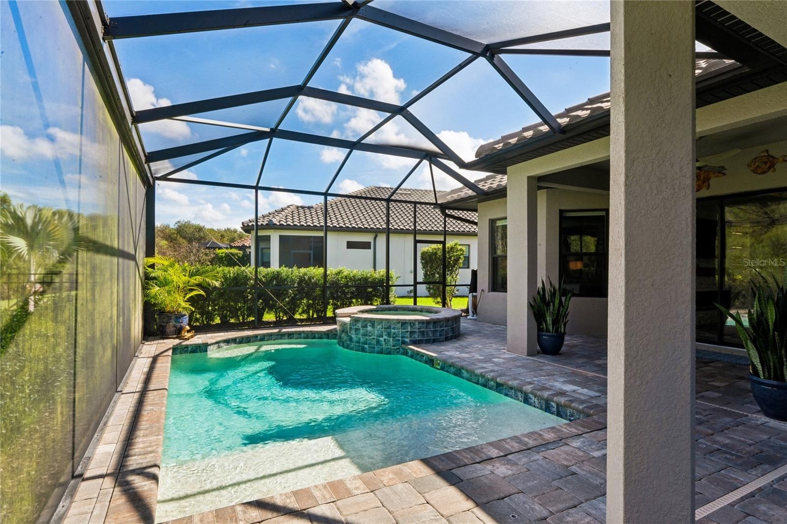 Sparkling saltwater gas heated pool