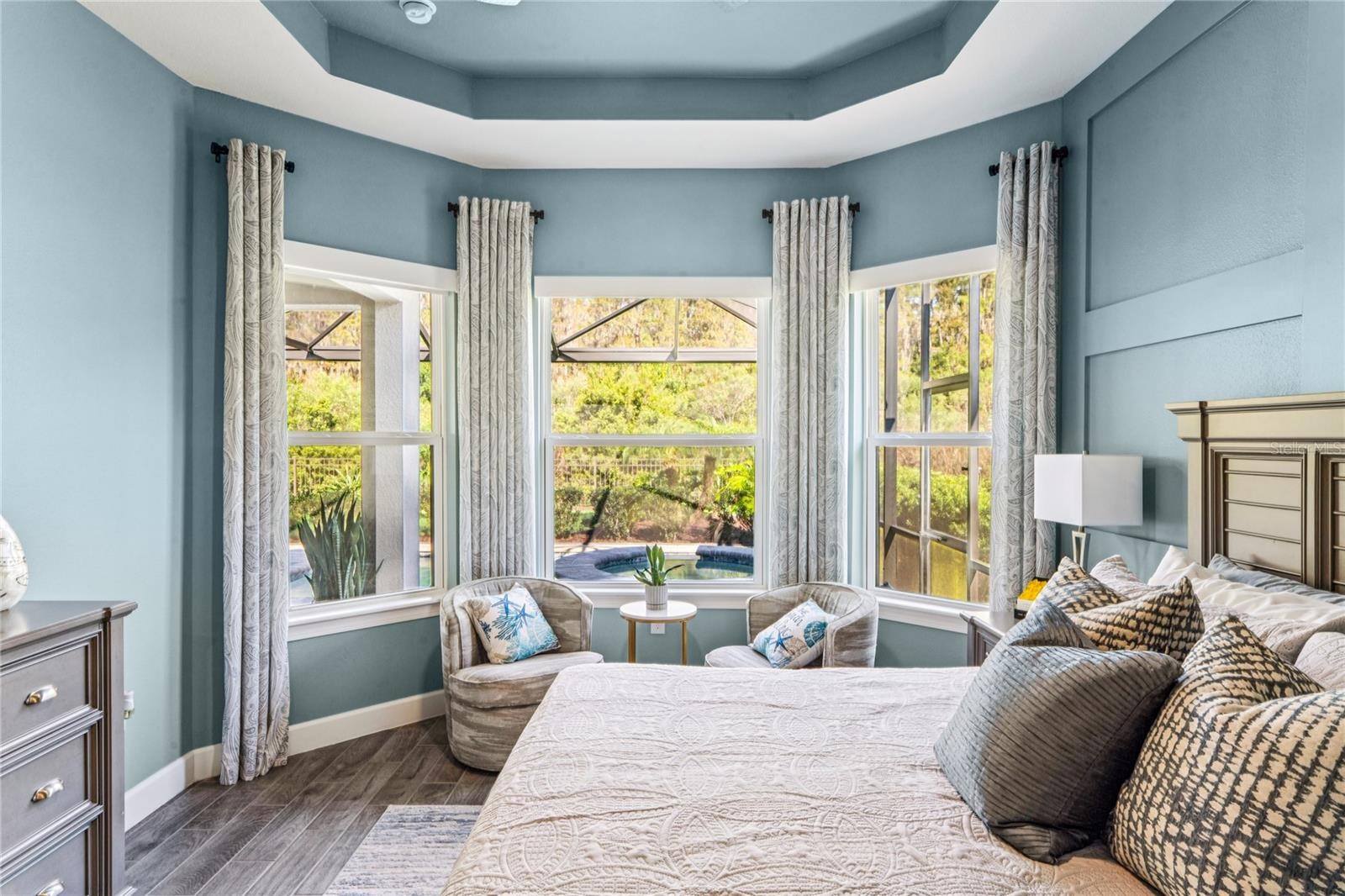 Primary Suite w/ Bay window