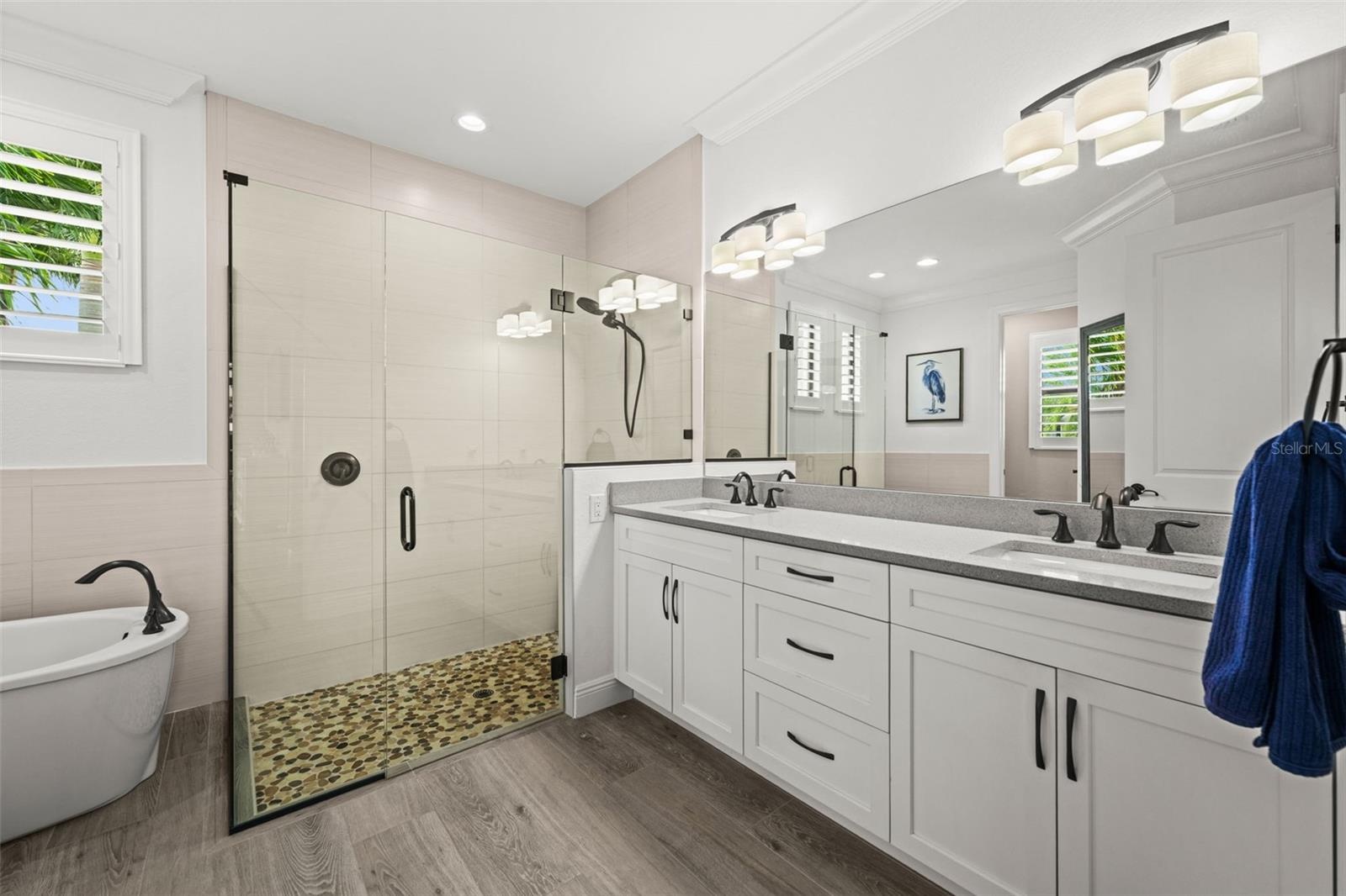 Dual sinks in the Primary Bath