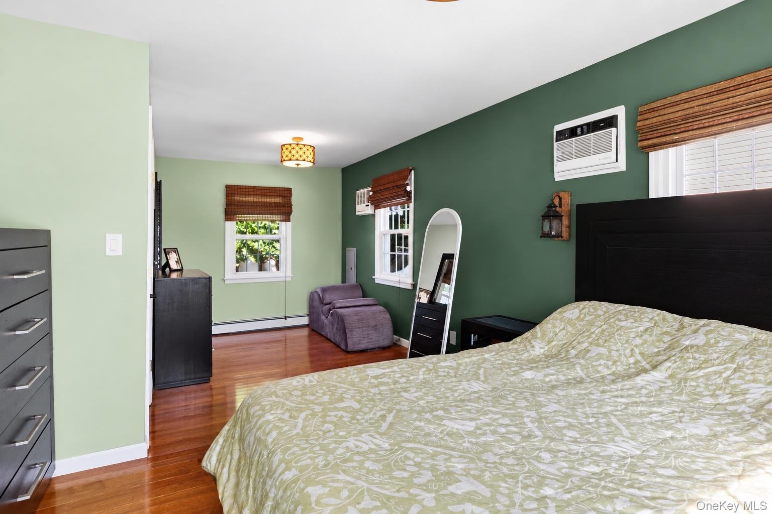 1st Floor Master Bedroom