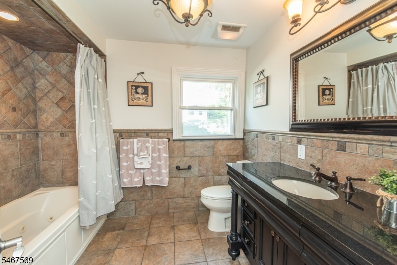 Full bath 1st floor