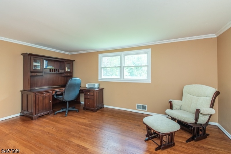 2nd floor Bedroom