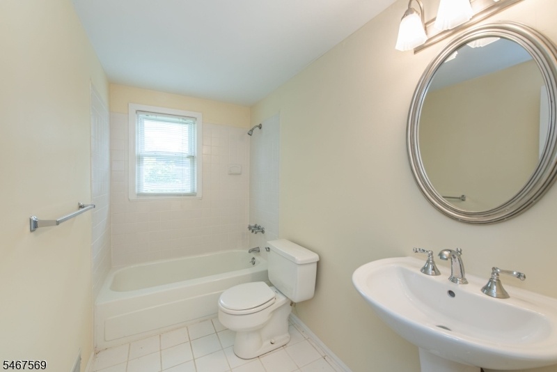 2nd floor Jack & Jill Bathroom