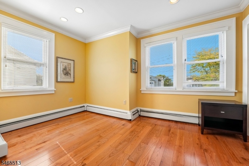 76 Summit Ave