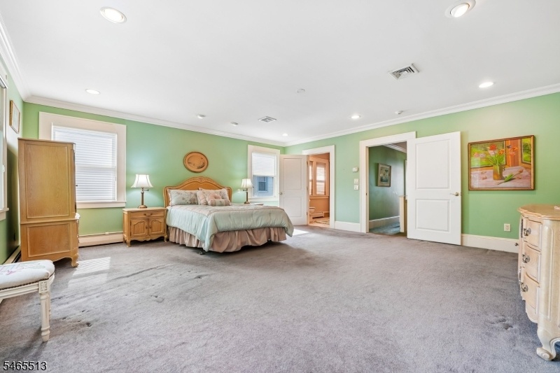 76 Summit Ave