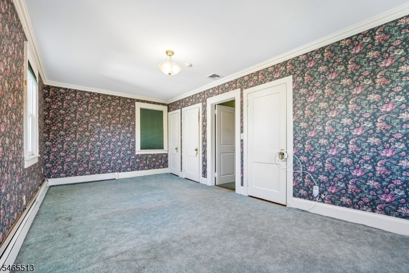76 Summit Ave