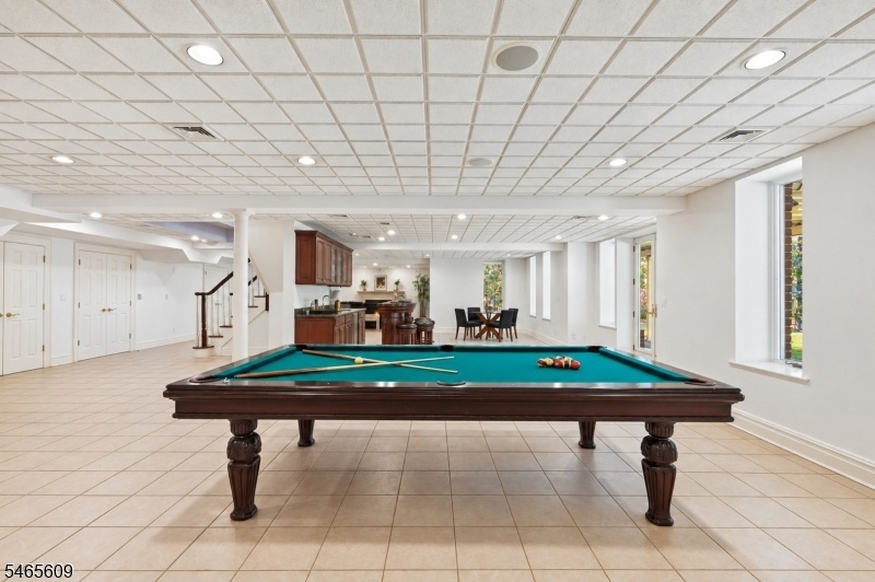 Lower Level (2 of 6)