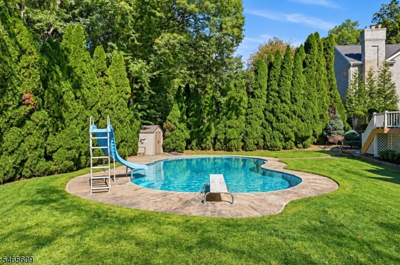 Pool (3 of 3)