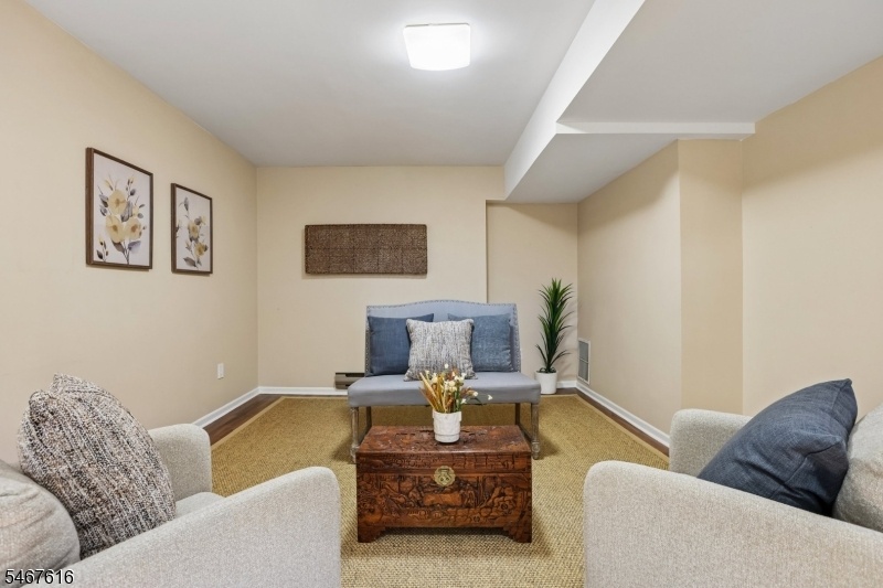 Basement/Rec-Room