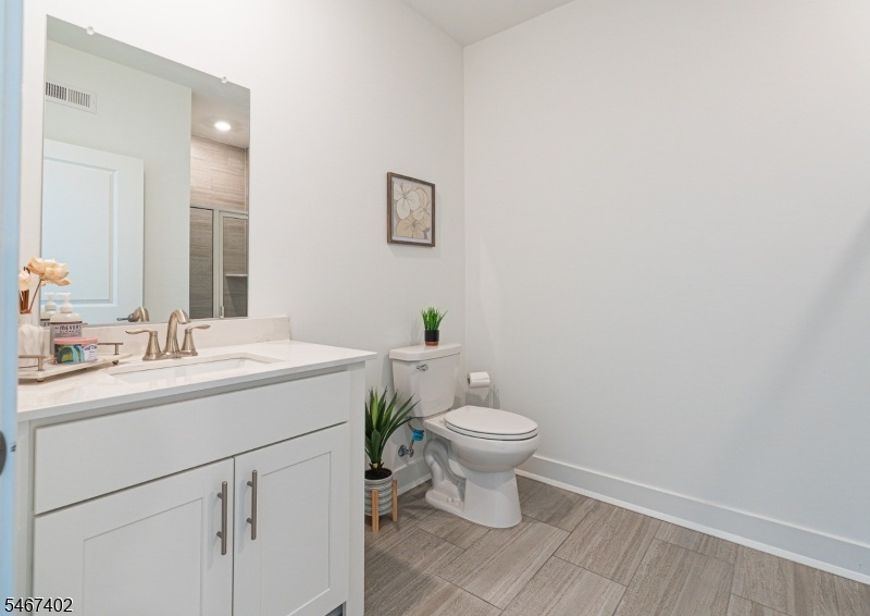 1st Floor Bathroom