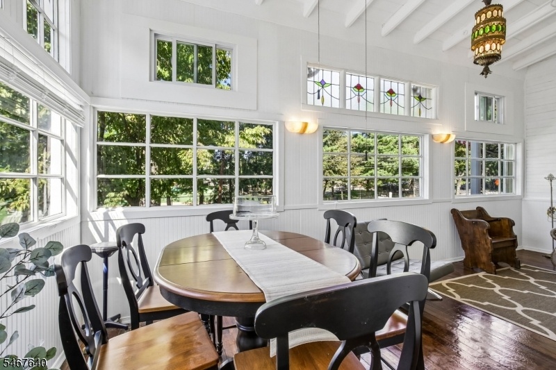 50 Kent Place Blvd Sunroom