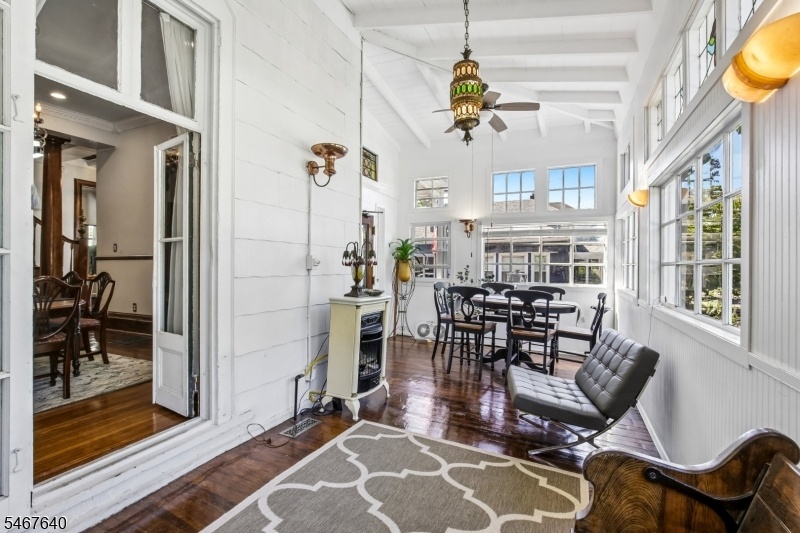 50 Kent Place Blvd Sunroom