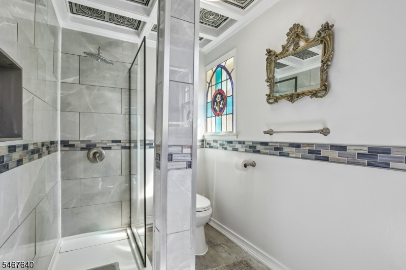 50 Kent Place Blvd Bathroom
