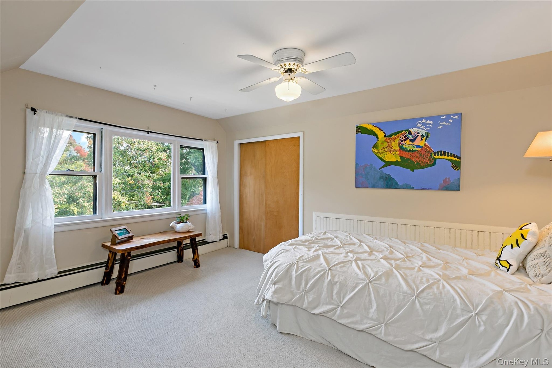 Fourth bedroom.