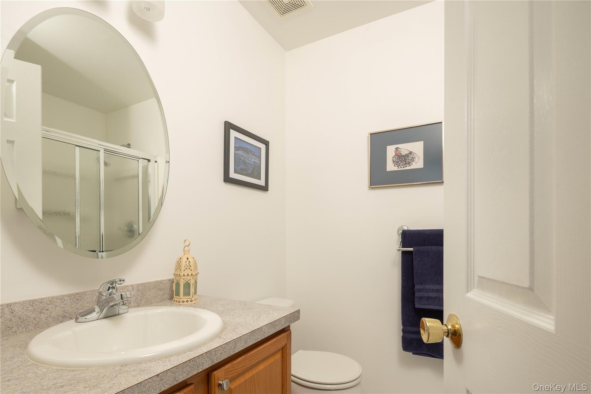 Full Bathroom #2
