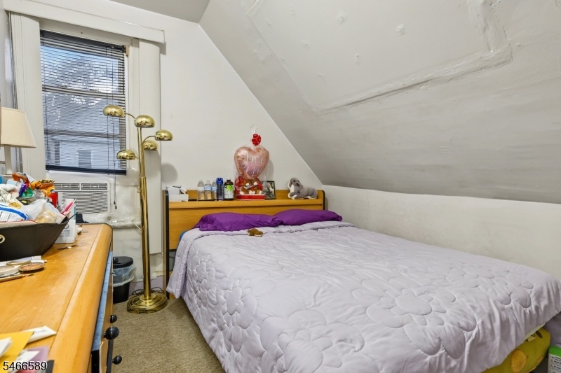 B - Bedroom