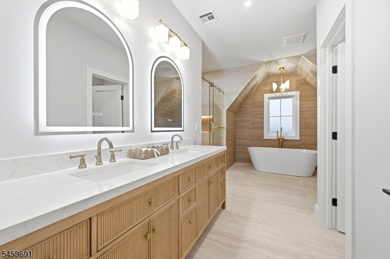 Priimary Bathroom