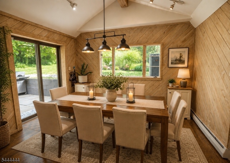 Dining room/game room