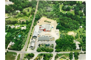 Bridgehampton - Largest LI-40 Commercial Property For Sale