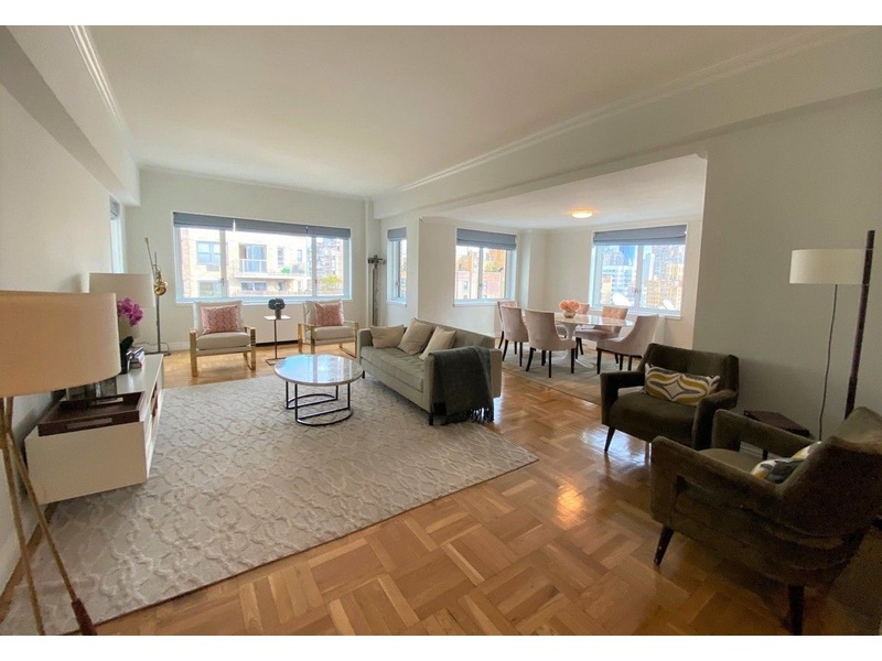 Huge High Floor Renovated Corner Luxury Convertible Five Bedroom W