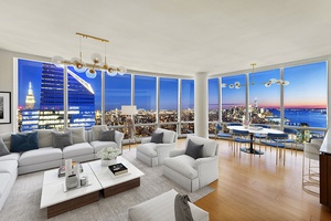 Jaw-Dropping Sunset, City & River Views from the 76th Floor